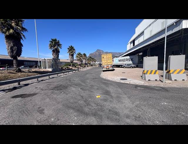 INDUSTRIAL PROPERTY TO RENT IN PAARDEN EILAND